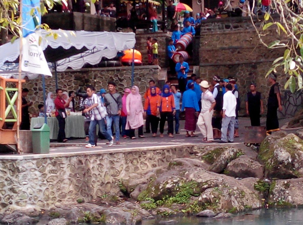 Aksi Bersih dan Penyuluhan Sapta Pesona Bekerjasama Dengan PKK Prov NTb dan Launching Kampung Kreatif BRI Aksi Bersih dan Penyuluhan Sapta Pesona Bekerjasama Dengan PKK Prov NTb dan Launching Kampung Kreatif BRI