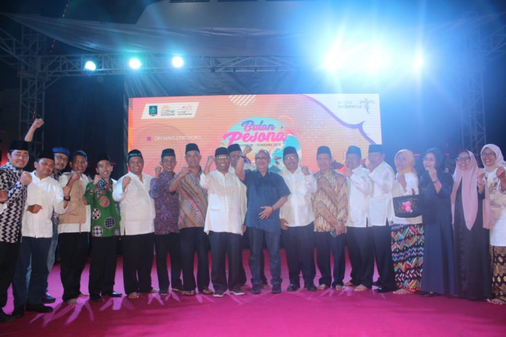 Pembukaan Bulan Pesona Lombok Sumbawa Di Awali Dengan Dzikir dan Do’a Bersama Pembukaan Bulan Pesona Lombok Sumbawa Di Awali Dengan Dzikir dan Do’a Bersama