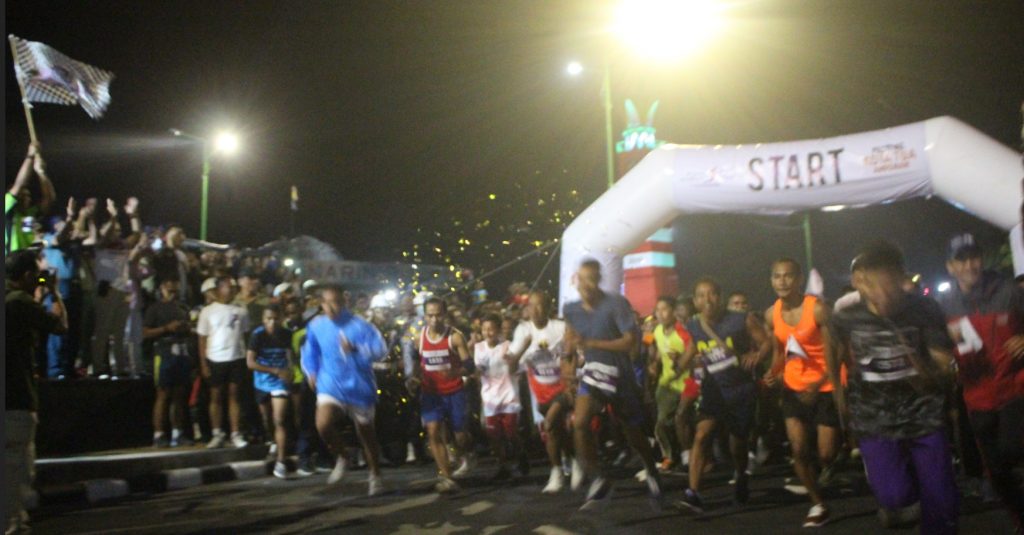 Ribuan Masyarakat Meriahkan Fun Night Run Festival Bulan Pesona Lombok Sumbawa dan HUT TNI 73 Ribuan Masyarakat Meriahkan Fun Night Run Festival Bulan Pesona Lombok Sumbawa dan HUT TNI 73