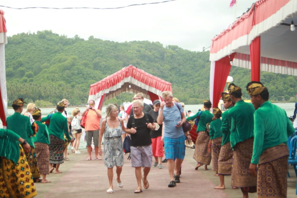 1500 Penumpang Kapal Cruise Tiba di Pelabuhan Lembar Lombok