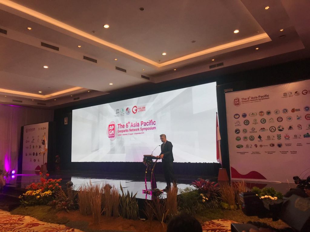 Closing Ceremony The 6th Asia Pasific Geoparks Network Symposium (APGN) 2019