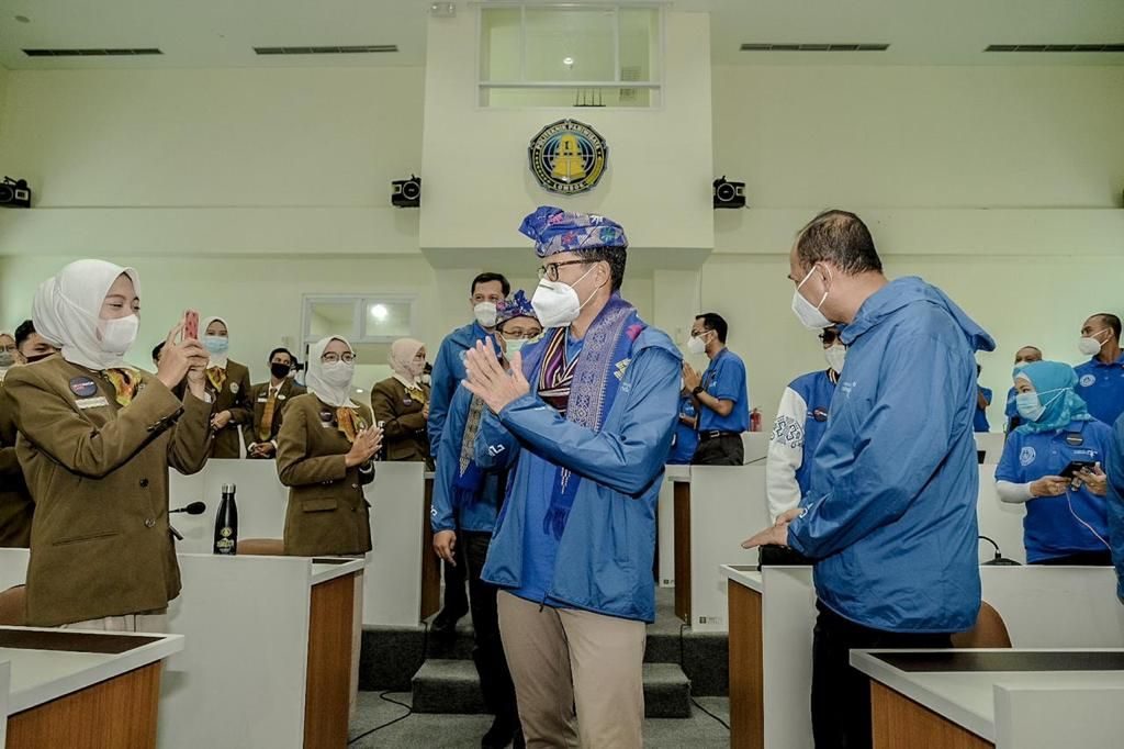 Menparekraf Ingin Poltekpar Lombok Jadi Center of Excellent Jelang Ajang MotoGP Menparekraf Ingin Poltekpar Lombok Jadi Center of Excellent Jelang Ajang MotoGP